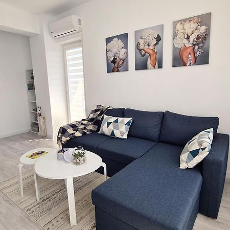 Bright Stylish Apartment In Pitesti Piteşti Eksteriør bilde